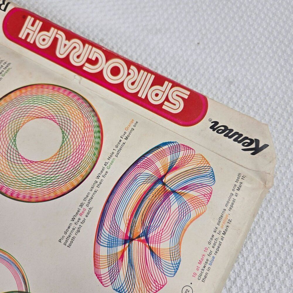 Vintage NEW Kenner Spirograph Refill Kit Drawing Baseboard & Guides 70 New Patte - Picture 4 of 4